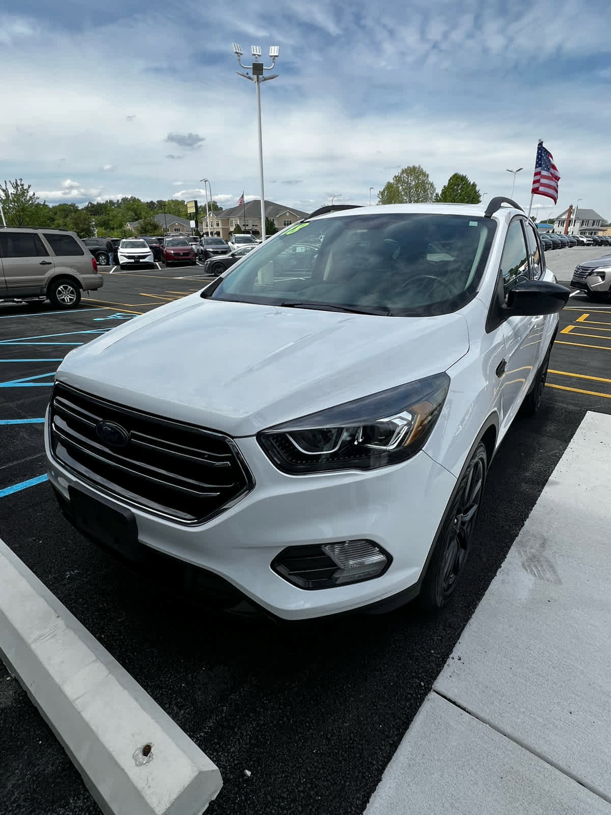 Used 2018 Ford Escape SEL w/ SEL Sport Appearance Package FWD image 1