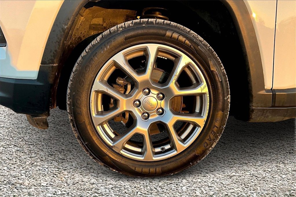 Used 2022 Jeep Compass Latitude image 8