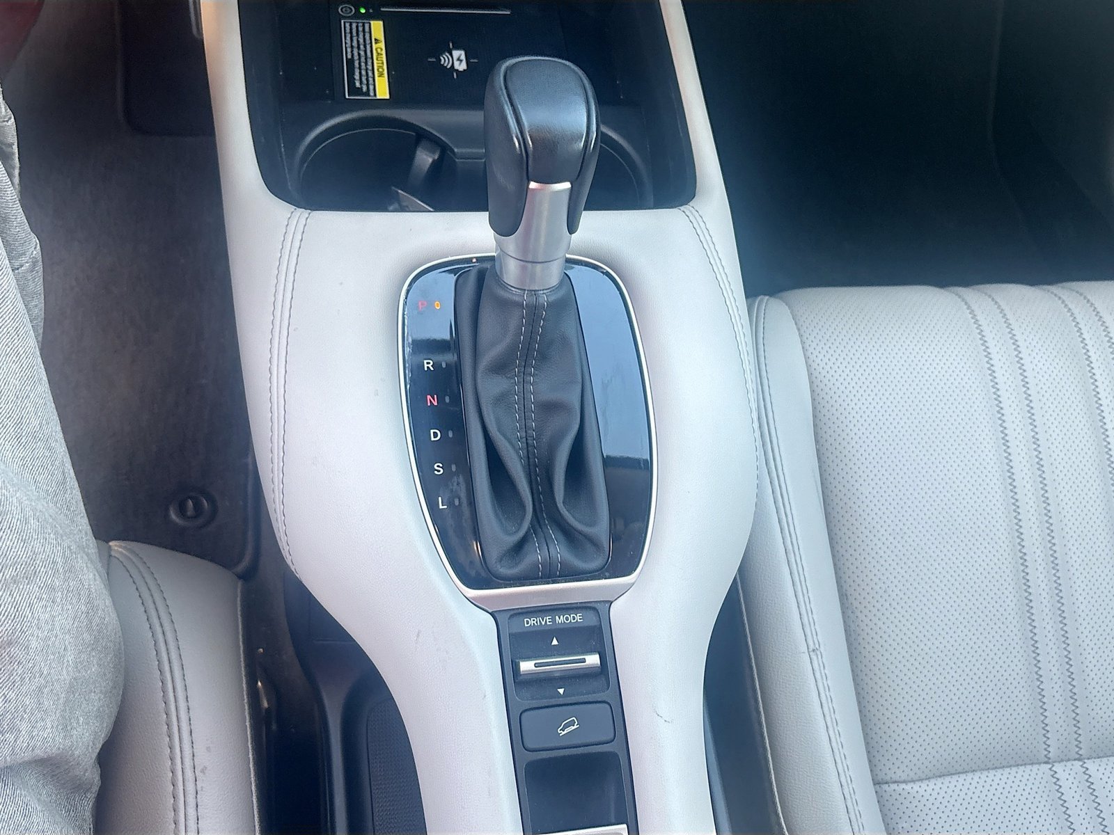 Used 2025 Honda HR-V EX-L image 16