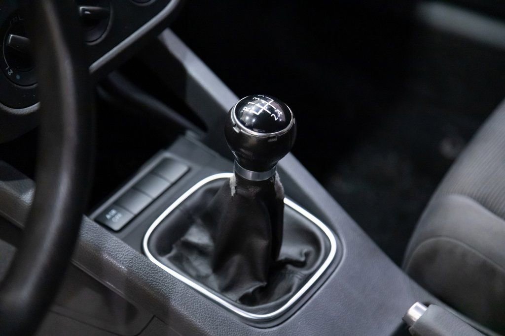 Used 2008 Volkswagen Rabbit S image 14