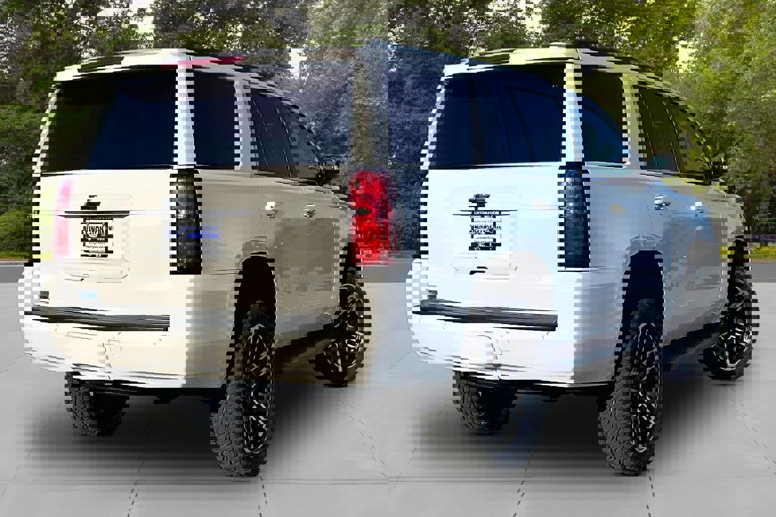 Used 2018 Chevrolet Tahoe LT image 5