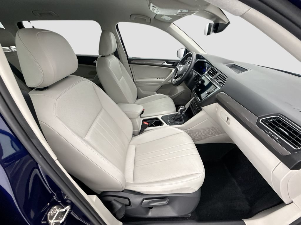 Used 2023 Volkswagen Tiguan SE FWD image 18