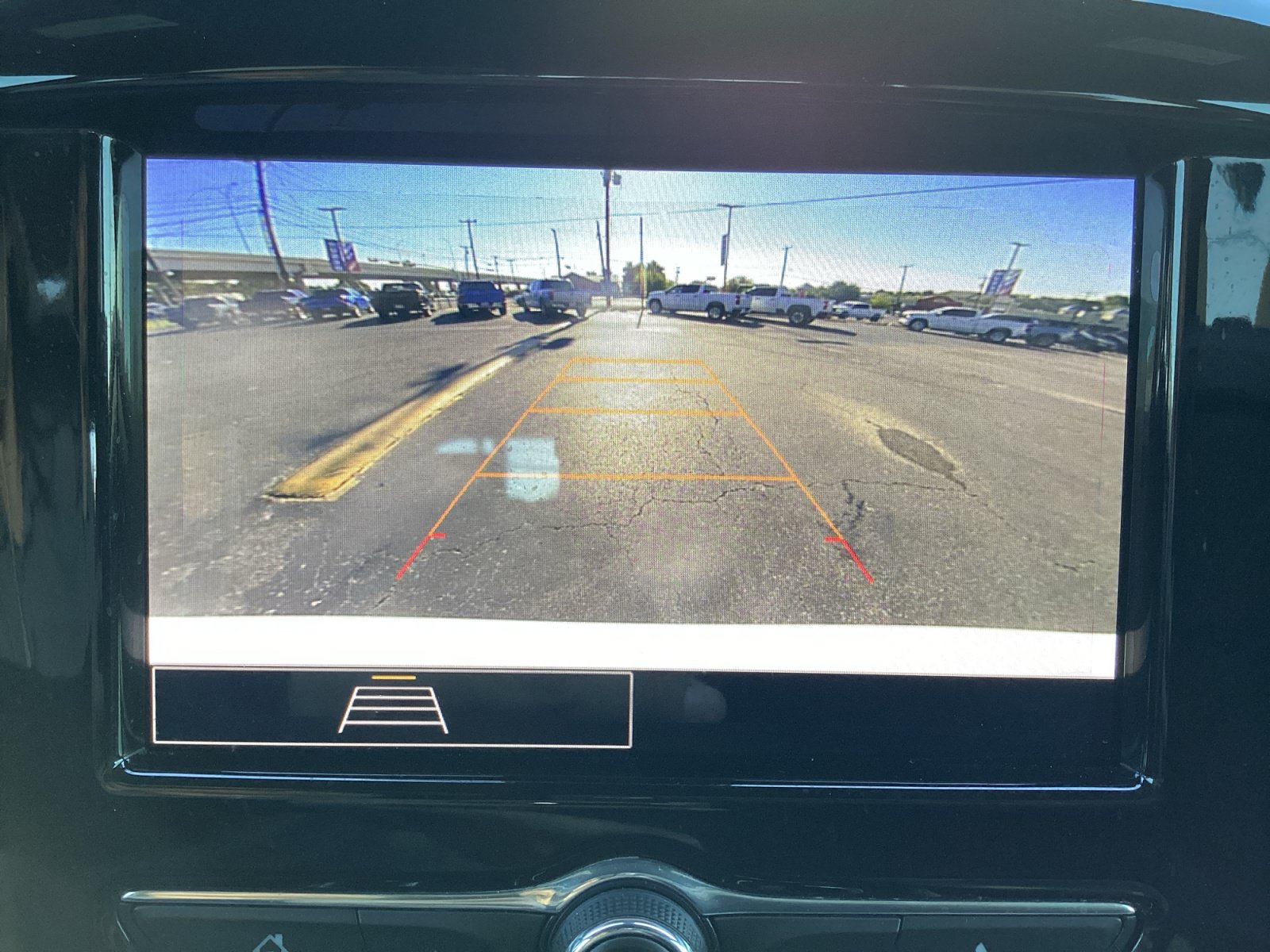 Used 2023 Chevrolet Traverse LS FWD image 19