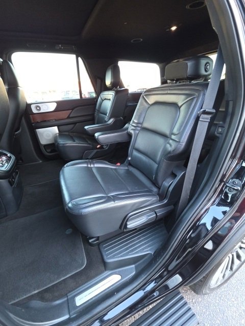 Used 2020 Lincoln Navigator Reserve image 15
