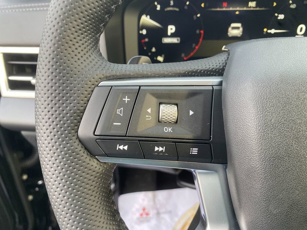 New 2026 Mitsubishi Outlander SE image 15