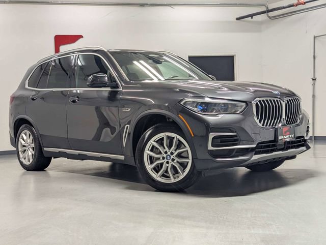 Used 2022 BMW X5 xDrive45e w/ Executive Package AWD/4WD image 2