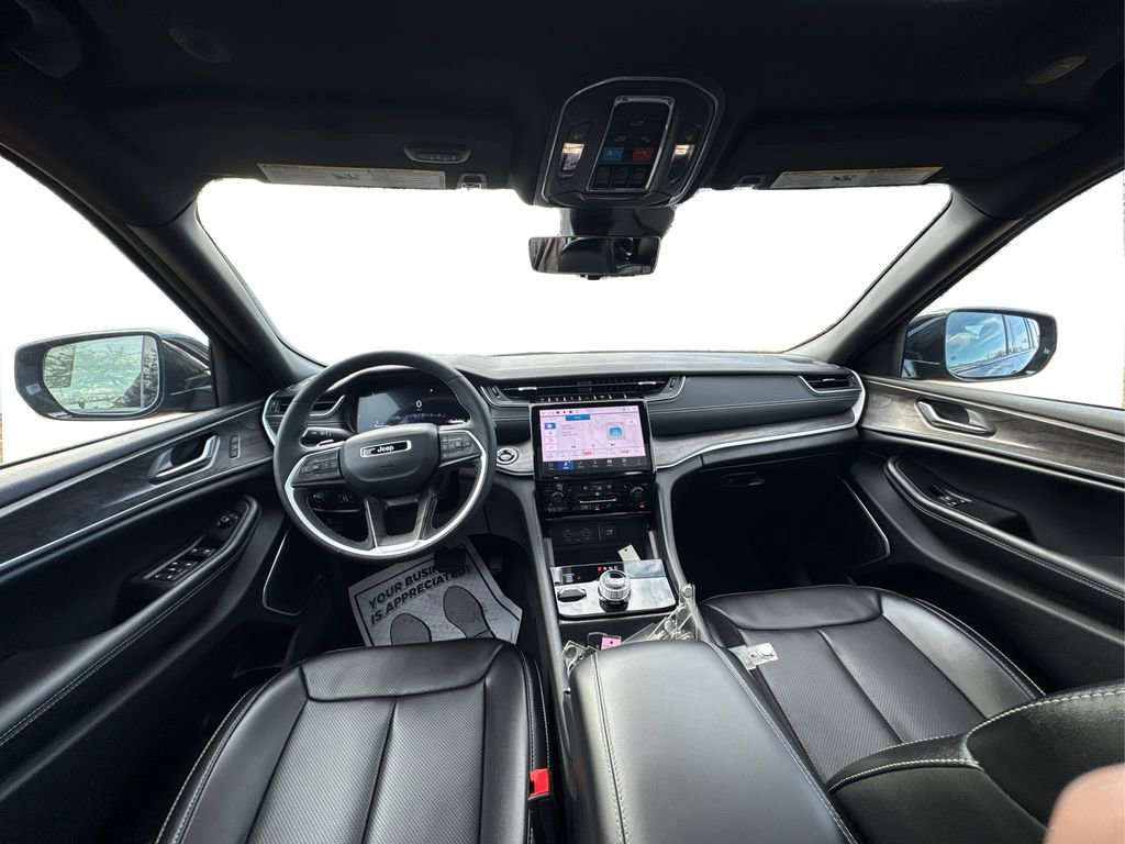 Used 2024 Jeep Grand Cherokee Limited w/ Luxury Tech Group II image 22