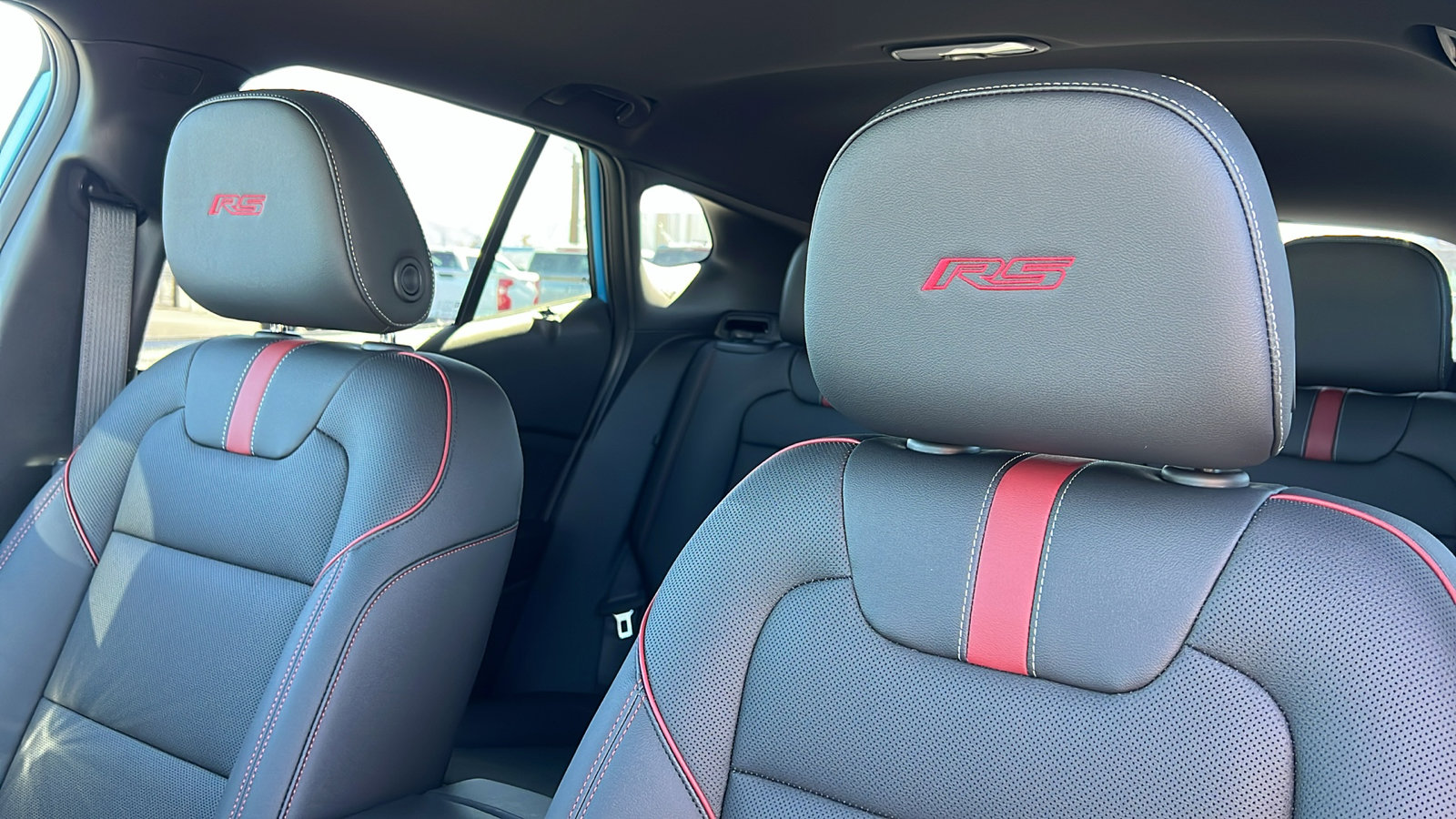 New 2026 Chevrolet Trax RS w/ Sunroof Package image 18