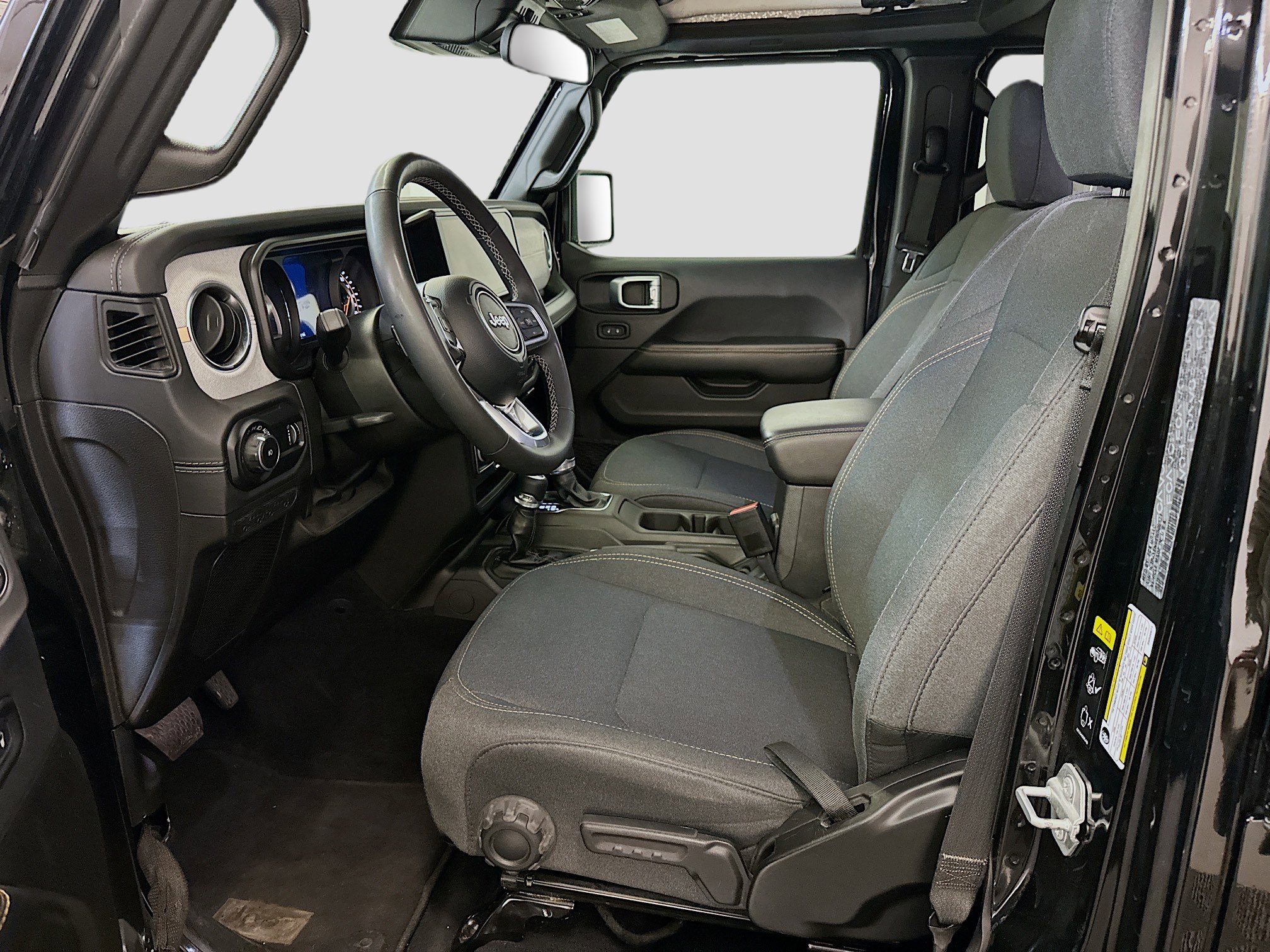 Used 2025 Jeep Wrangler Unlimited Sahara AWD/4WD image 13
