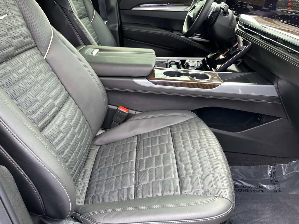 Certified 2025 Cadillac Escalade Sport Platinum image 24