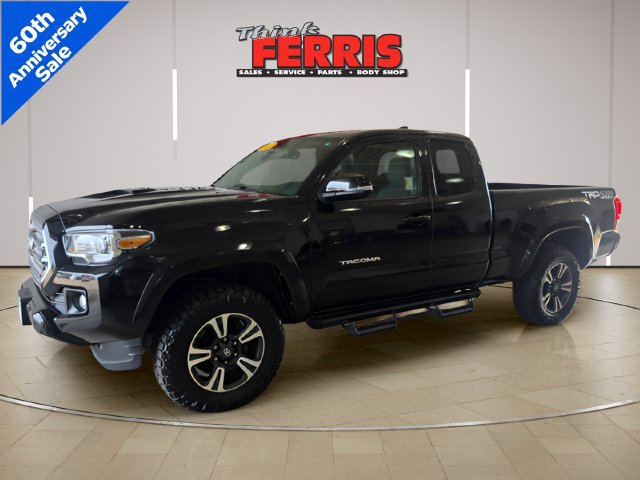 Used 2017 Toyota Tacoma TRD Sport w/ Tow Package (A/T) AWD/4WD image 1