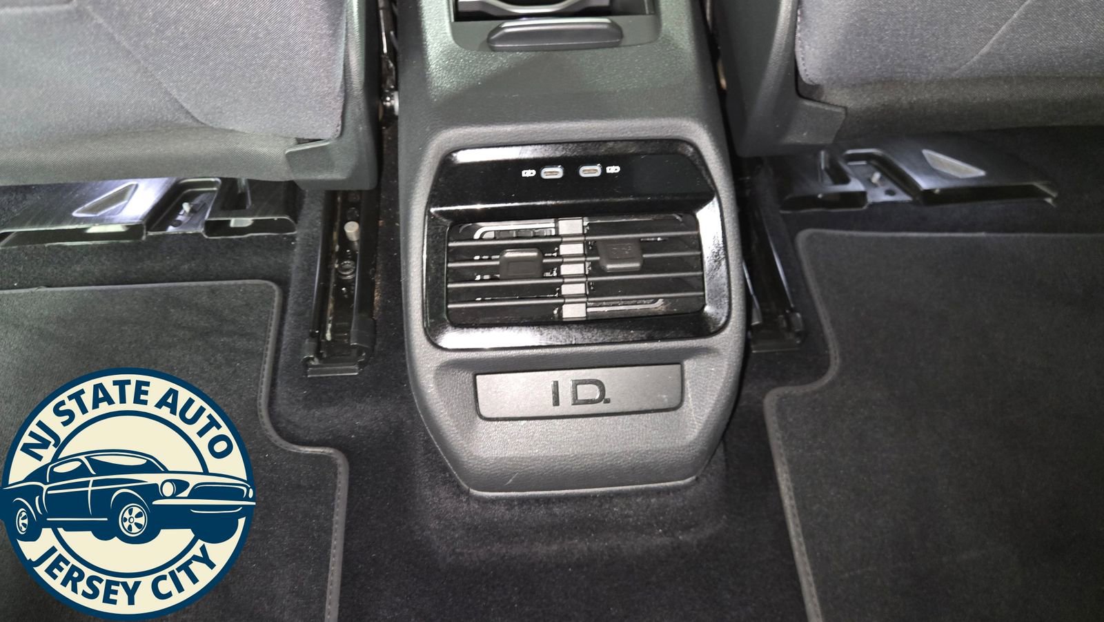 Used 2022 Volkswagen ID.4 Pro AWD/4WD image 25