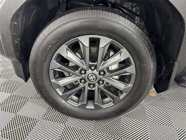 Used 2025 Toyota Land Cruiser image 27