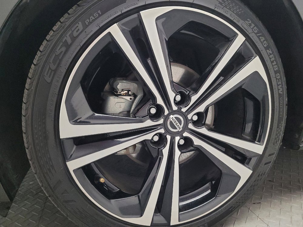 Used 2022 Nissan Sentra SR w/ Lighting Package FWD image 31
