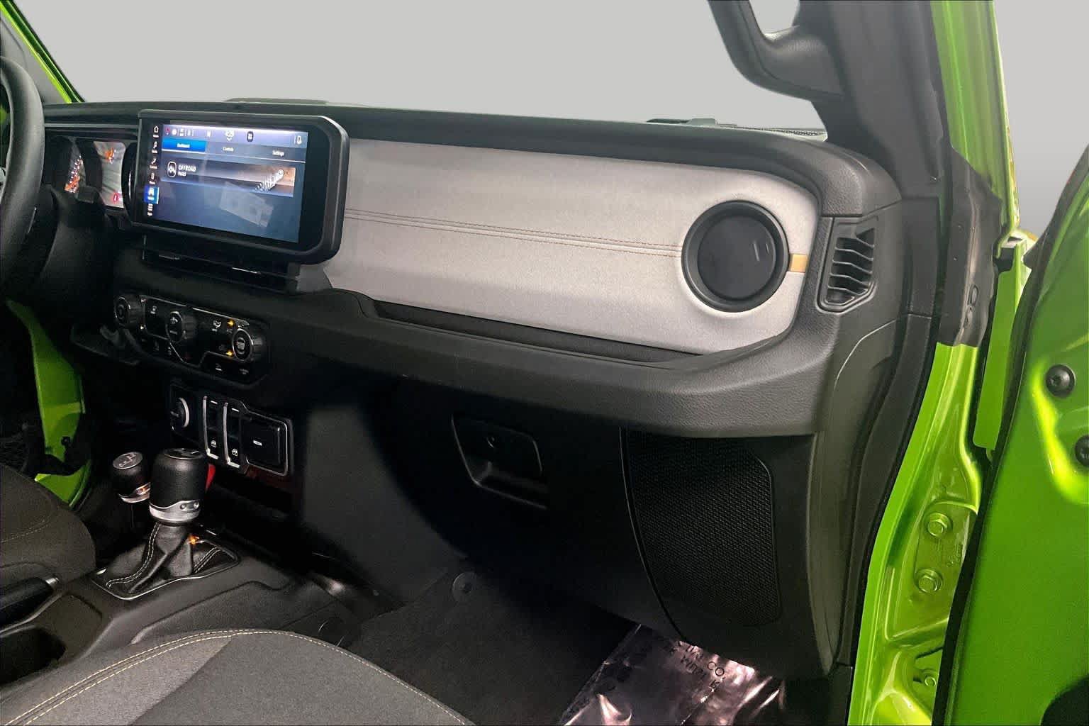 Used 2025 Jeep Wrangler Sport AWD/4WD image 19