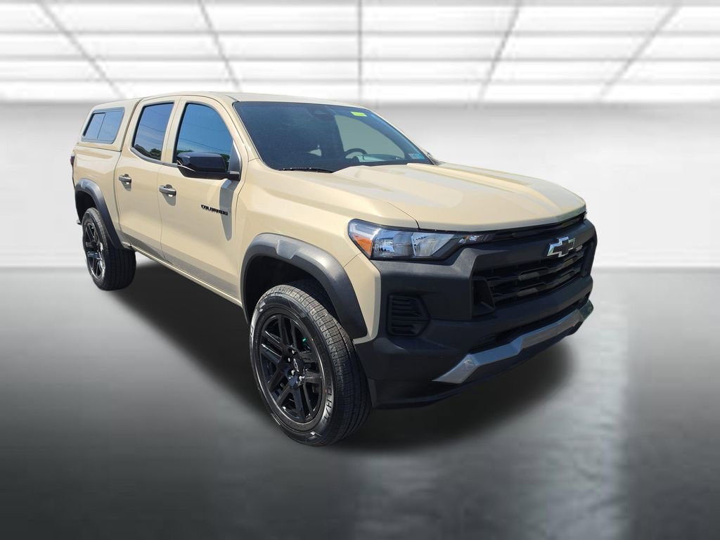 Used 2023 Chevrolet Colorado Trail Boss w/ Advanced Trailering Package AWD/4WD image 2