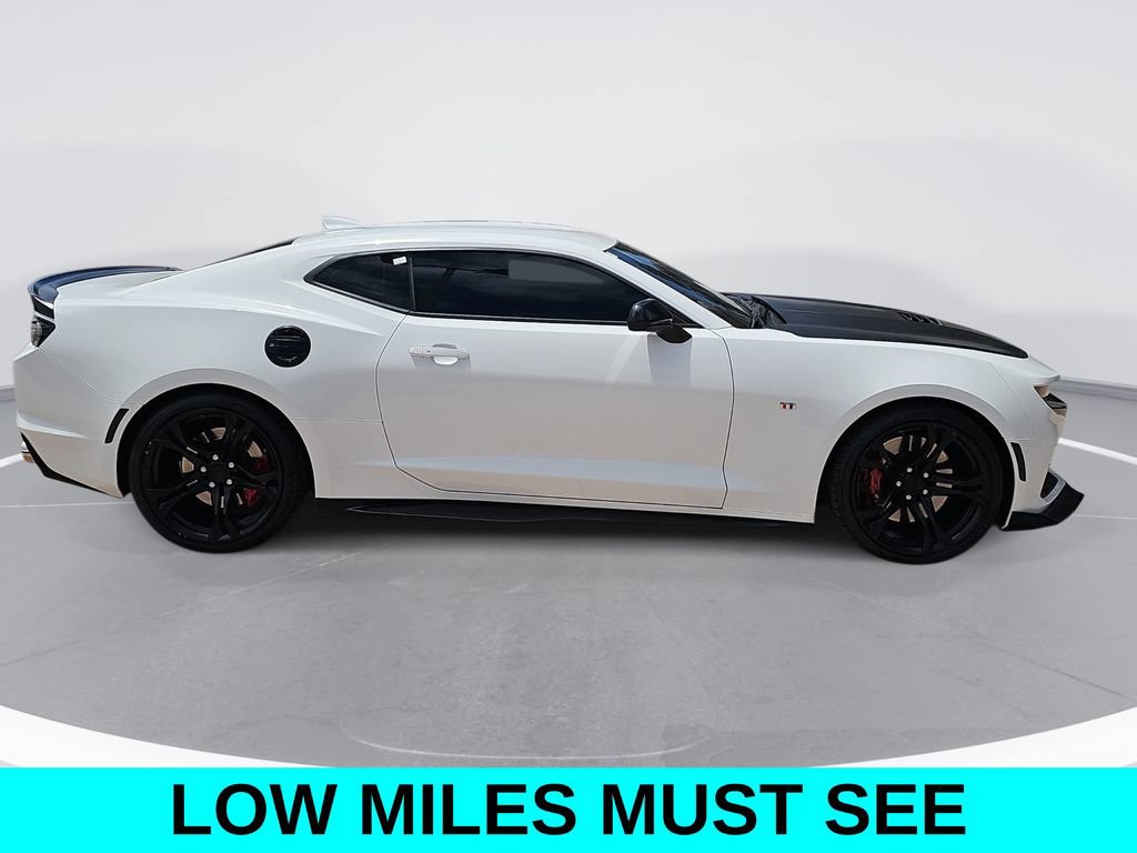 Used 2019 Chevrolet Camaro SS RWD image 2