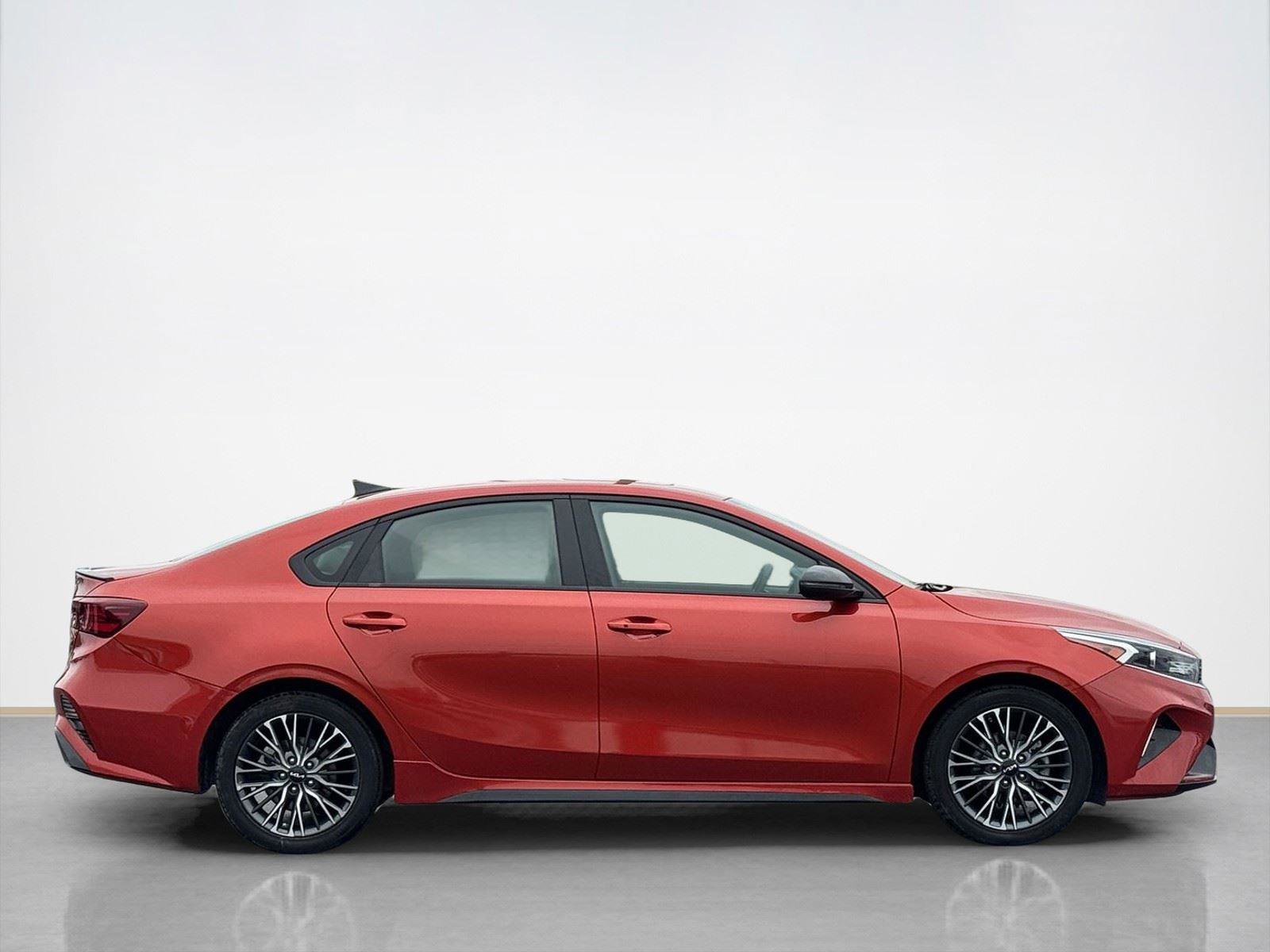 Used 2024 Kia Forte GT-Line w/ GT-Line Premium Package FWD image 8