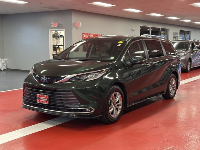 Certified 2023 Toyota Sienna Limited AWD/4WD image 7