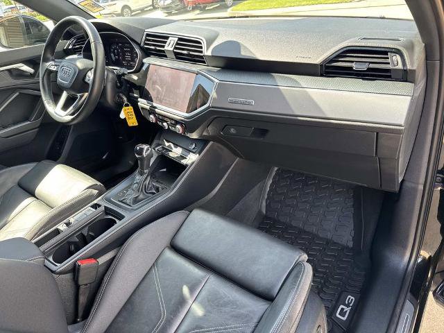 Used 2022 Audi Q3 2.0T Premium Plus w/ Premium Plus Package AWD/4WD image 17
