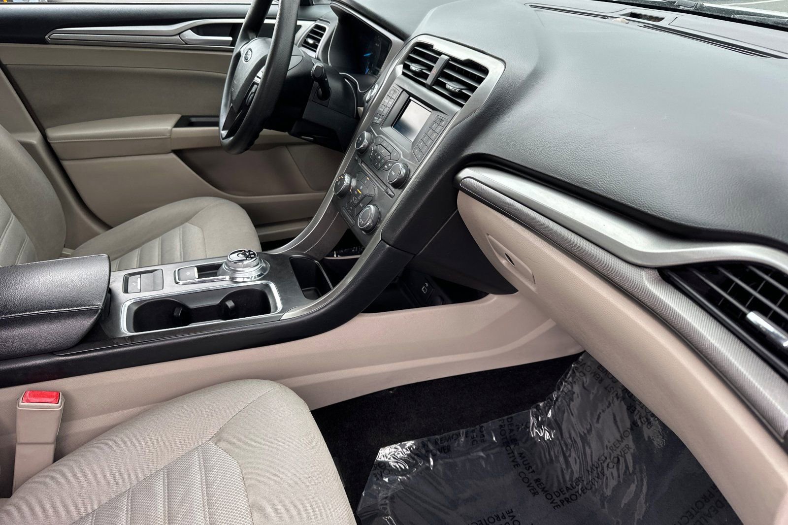 Certified 2018 Ford Fusion SE image 17