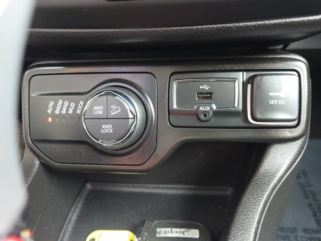 Certified 2022 Jeep Renegade Trailhawk AWD/4WD image 25