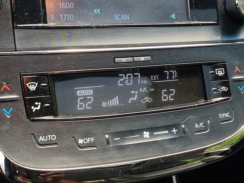 Used 2014 Toyota Avalon XLE Premium FWD image 17