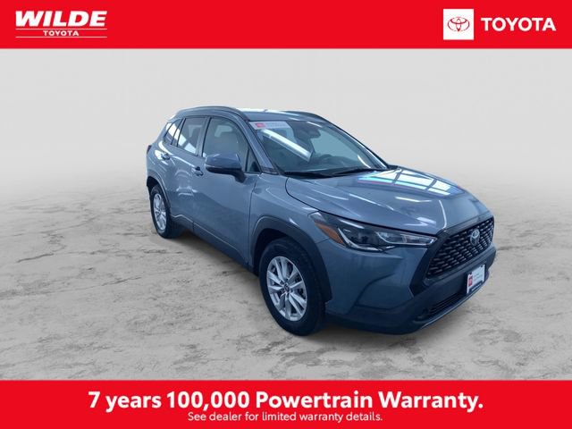 Certified 2023 Toyota Corolla Cross LE image 3