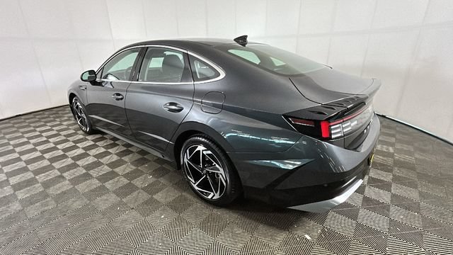 Used 2026 Hyundai Sonata SEL FWD image 4