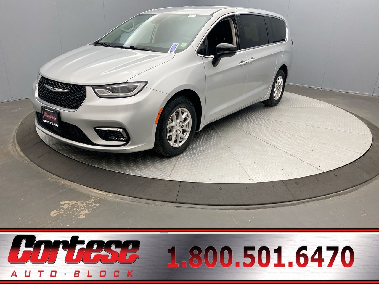 Used 2024 Chrysler Pacifica Touring-L