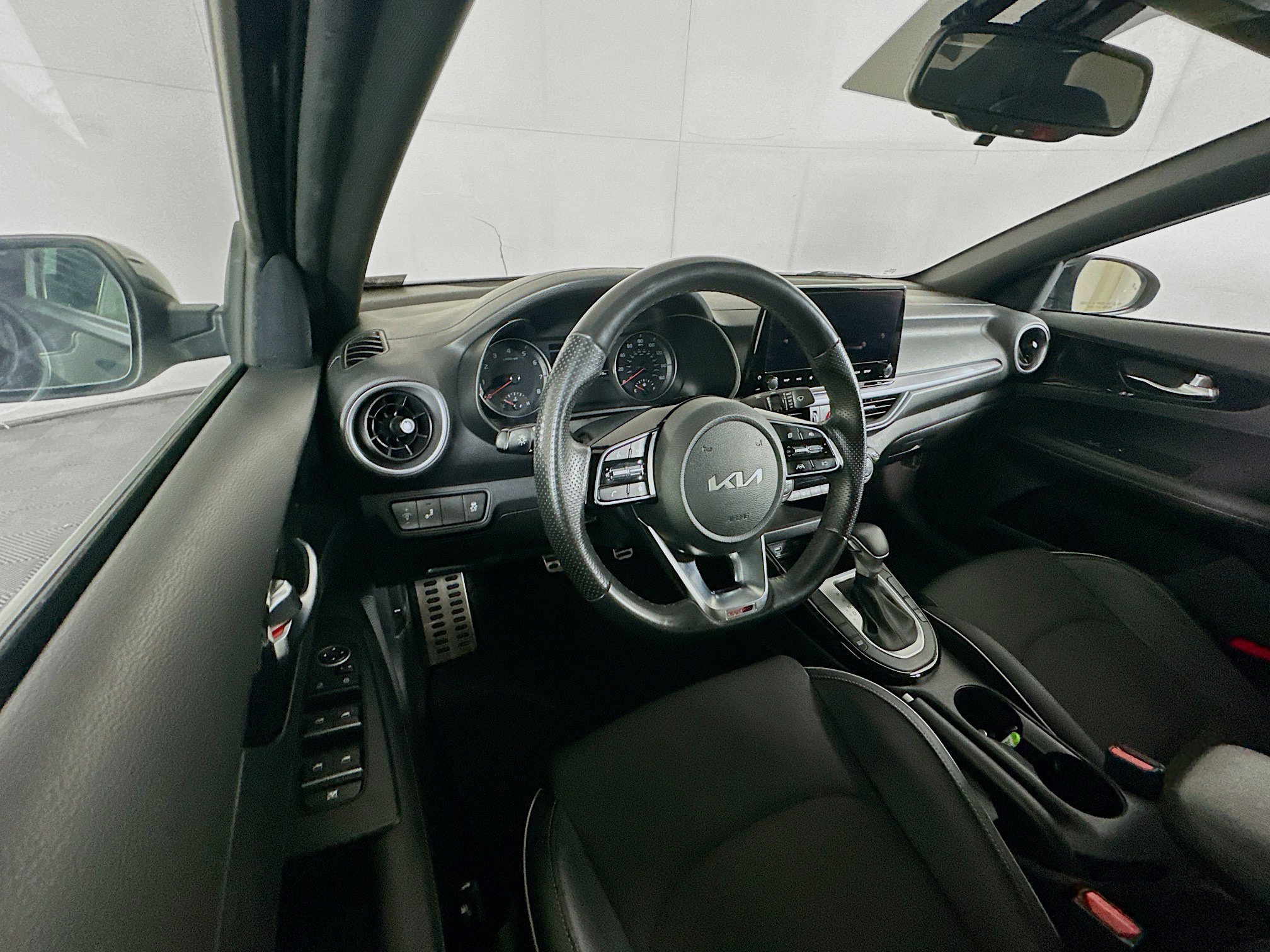 Used 2023 Kia Forte GT-Line image 18