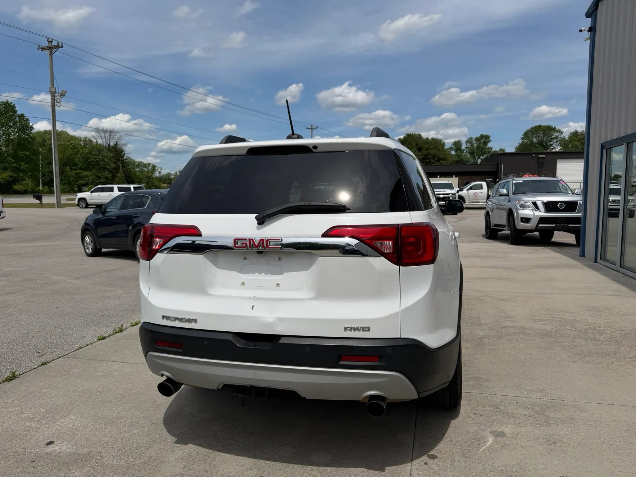 Used 2017 GMC Acadia SLE w/ Driver Alert Package I AWD/4WD image 23