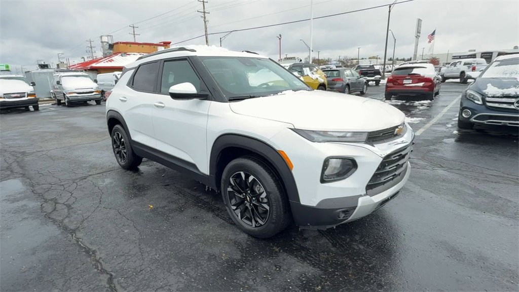 Used 2023 Chevrolet TrailBlazer LT w/ Convenience Package image 2