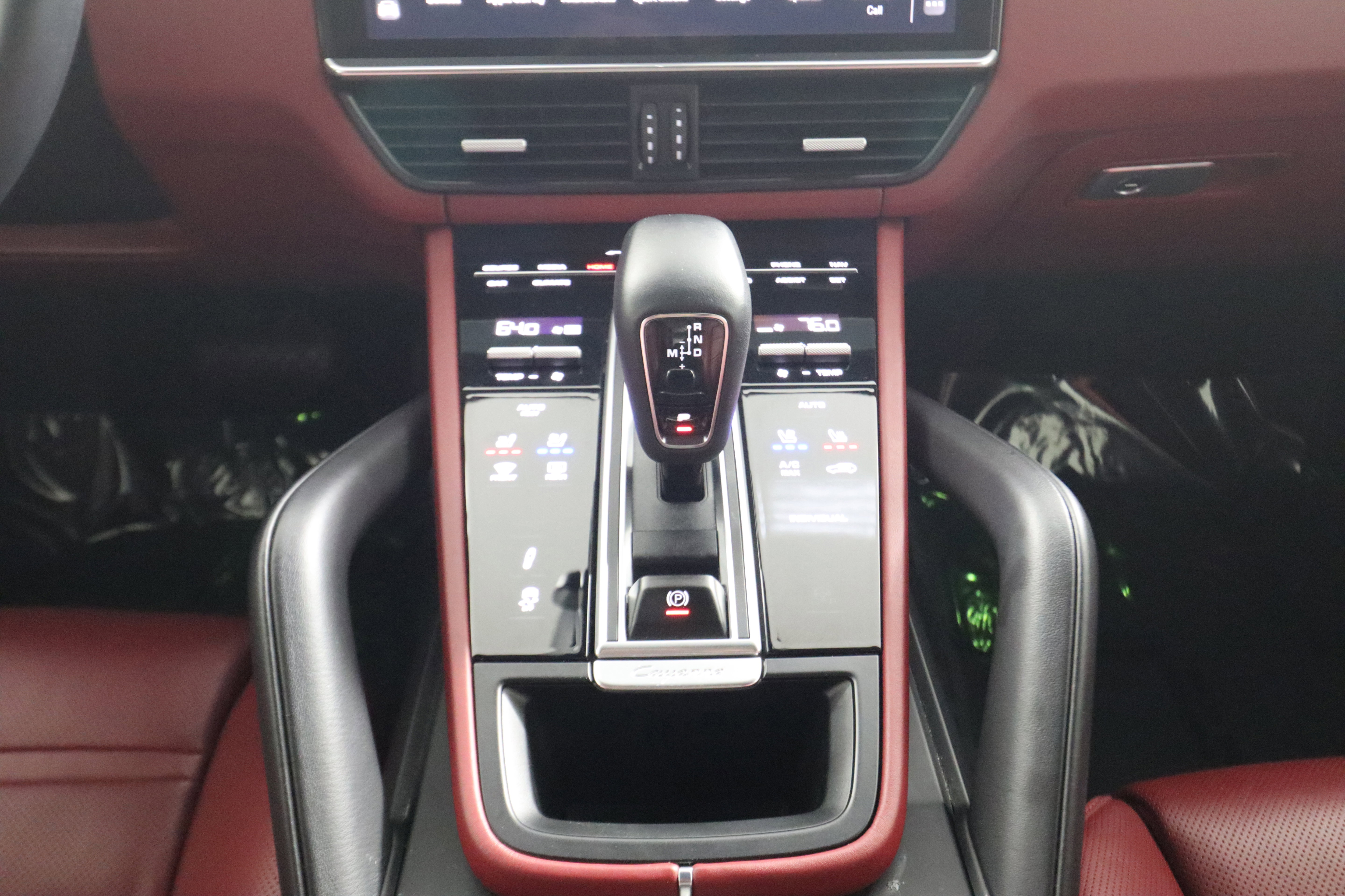 Certified 2023 Porsche Cayenne Platinum Edition image 20