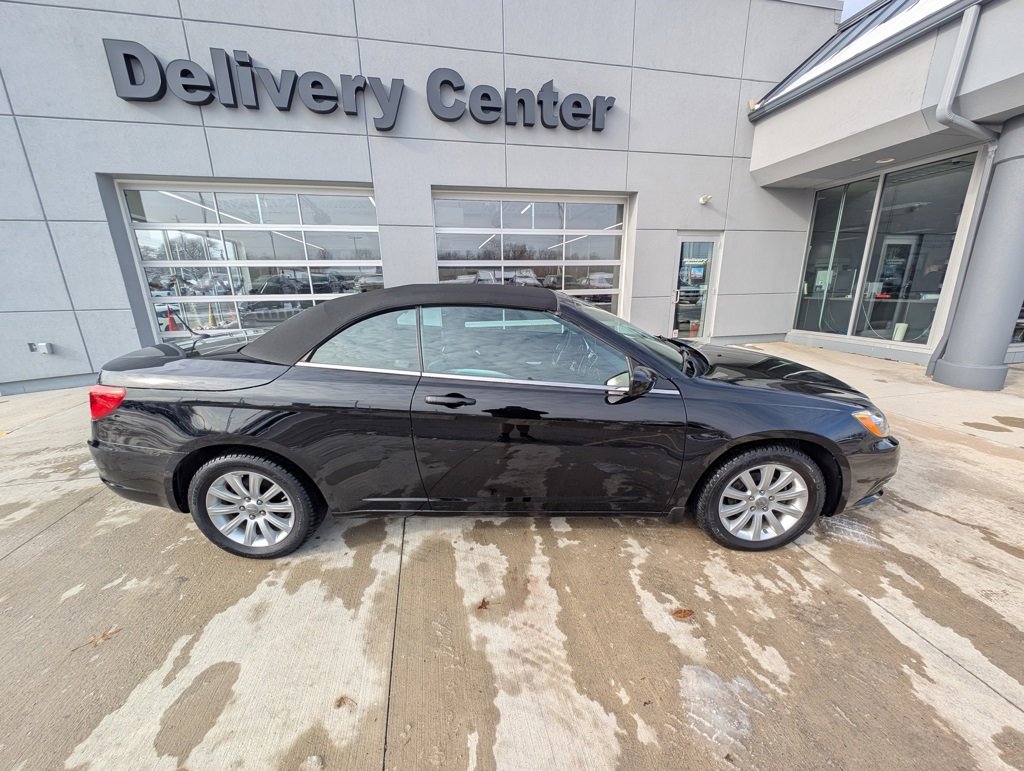 Used 2013 Chrysler 200 Touring w/ Cold Weather Group image 3