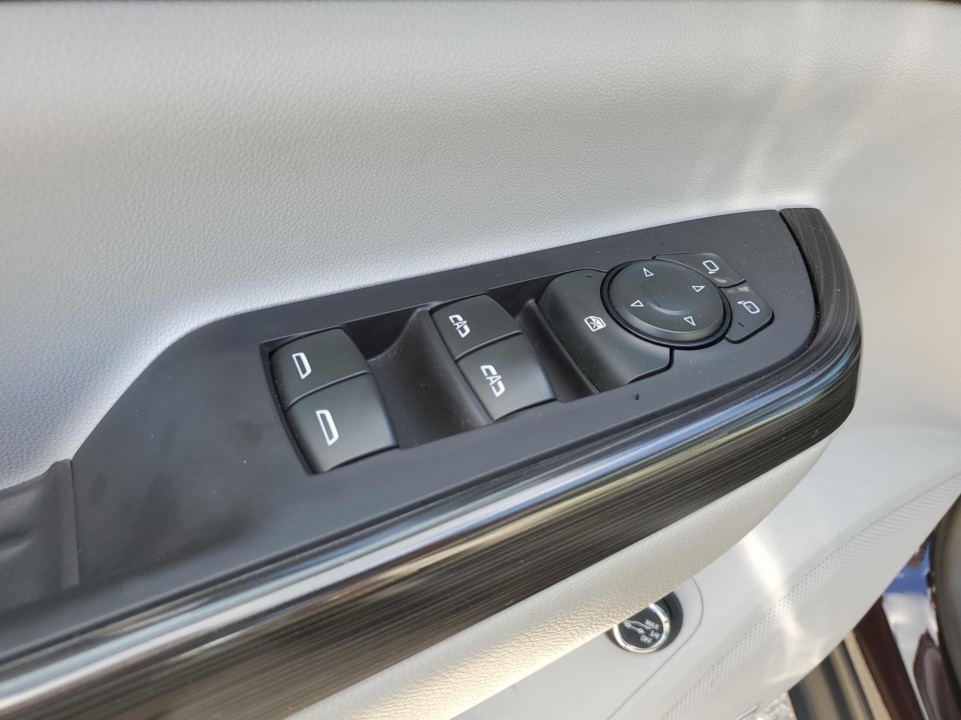 Used 2020 GMC Acadia SLT w/ Driver Alert Package II image 25