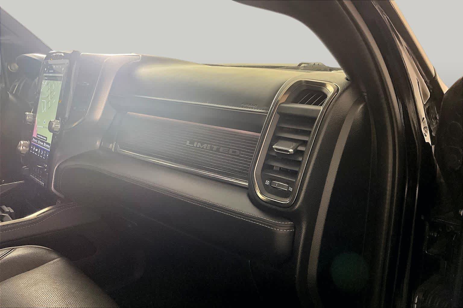 Used 2020 RAM 2500 Limited AWD/4WD image 17