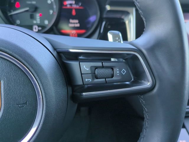 Used 2025 Porsche Macan image 30