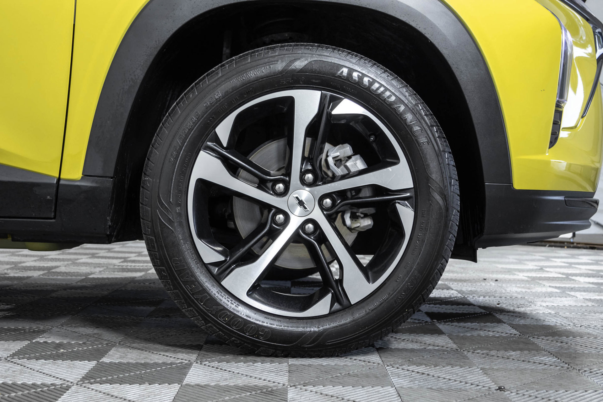 Used 2024 Chevrolet Trax RS w/ Driver Confidence Package FWD image 41