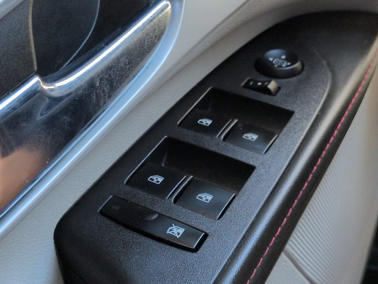 Used 2012 Chevrolet Equinox LT w/ Driver Convenience Package FWD image 23