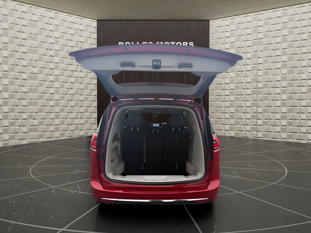 Certified 2024 Chrysler Pacifica Limited FWD image 35