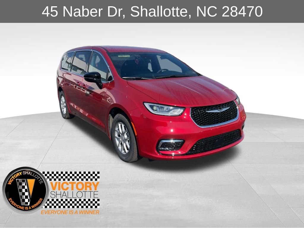 New 2026 Chrysler Pacifica Select