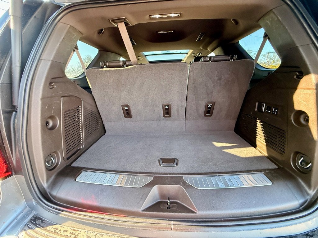 Used 2021 GMC Yukon Denali w/ Denali Premium Package image 17