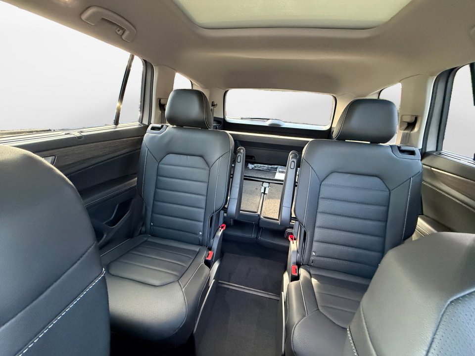 New 2026 Volkswagen Atlas SEL image 12