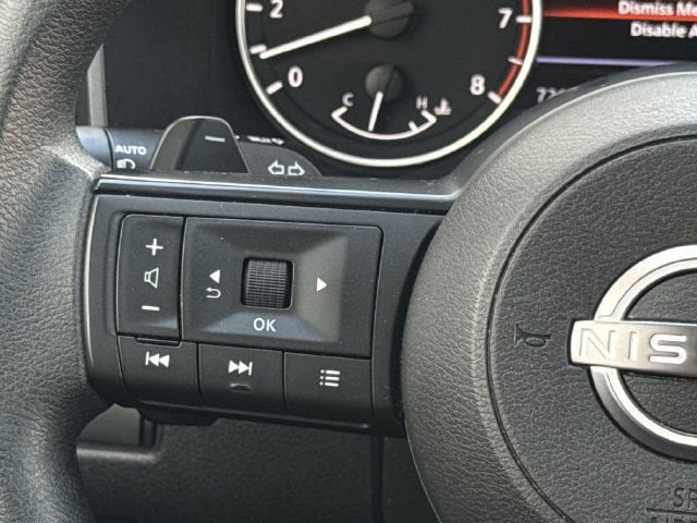 Used 2024 Nissan Rogue SV FWD image 13
