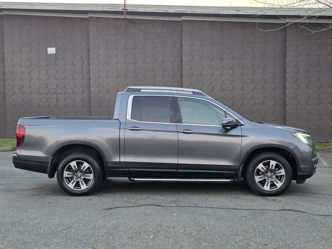 Used 2018 Honda Ridgeline RTL-T image 4