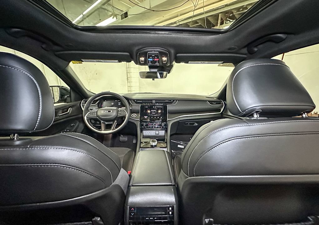 New 2025 Jeep Grand Cherokee L Altitude image 24