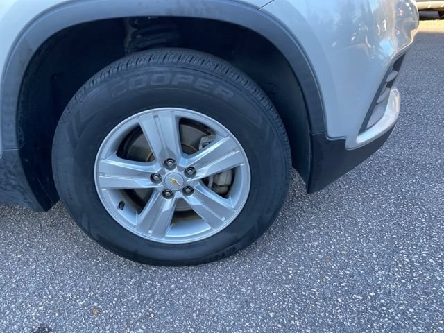 Used 2020 Chevrolet Trax LT w/ LT Convenience Package AWD/4WD image 27