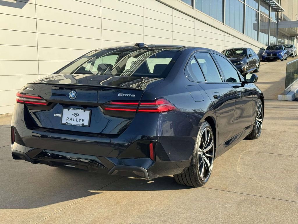 Used 2026 BMW 550e xDrive image 6