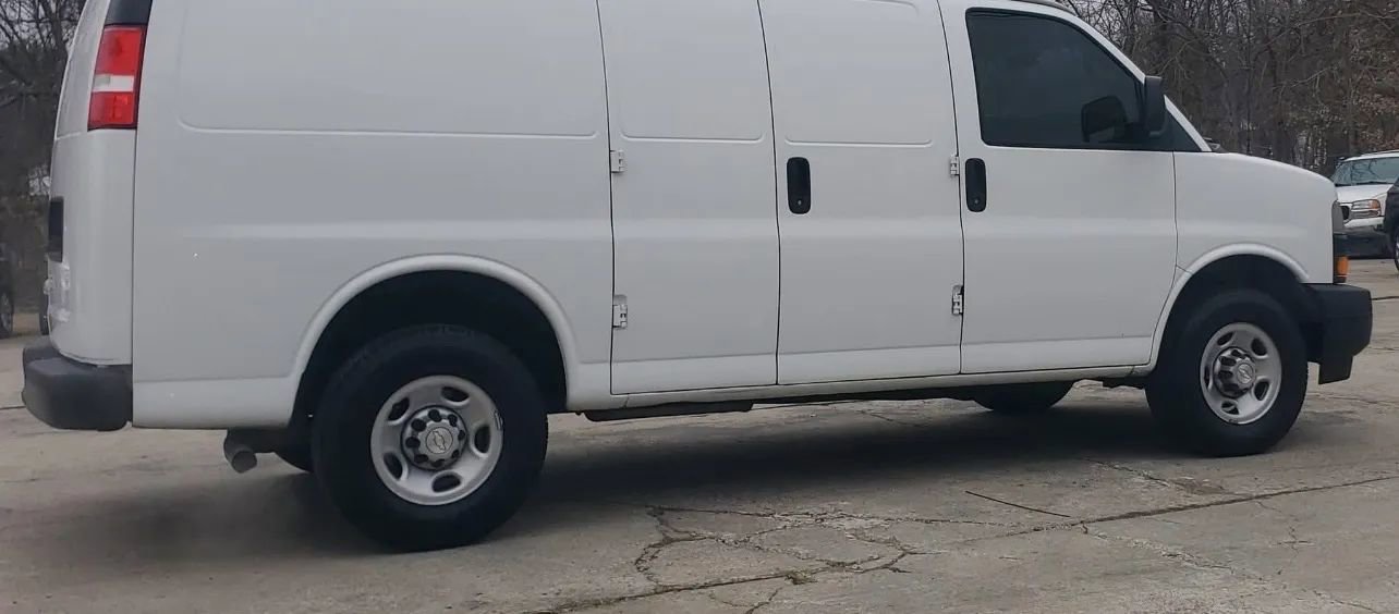 Used 2021 Chevrolet Express 2500 Regular Van 3D w/ Driver Convenience Package image 6